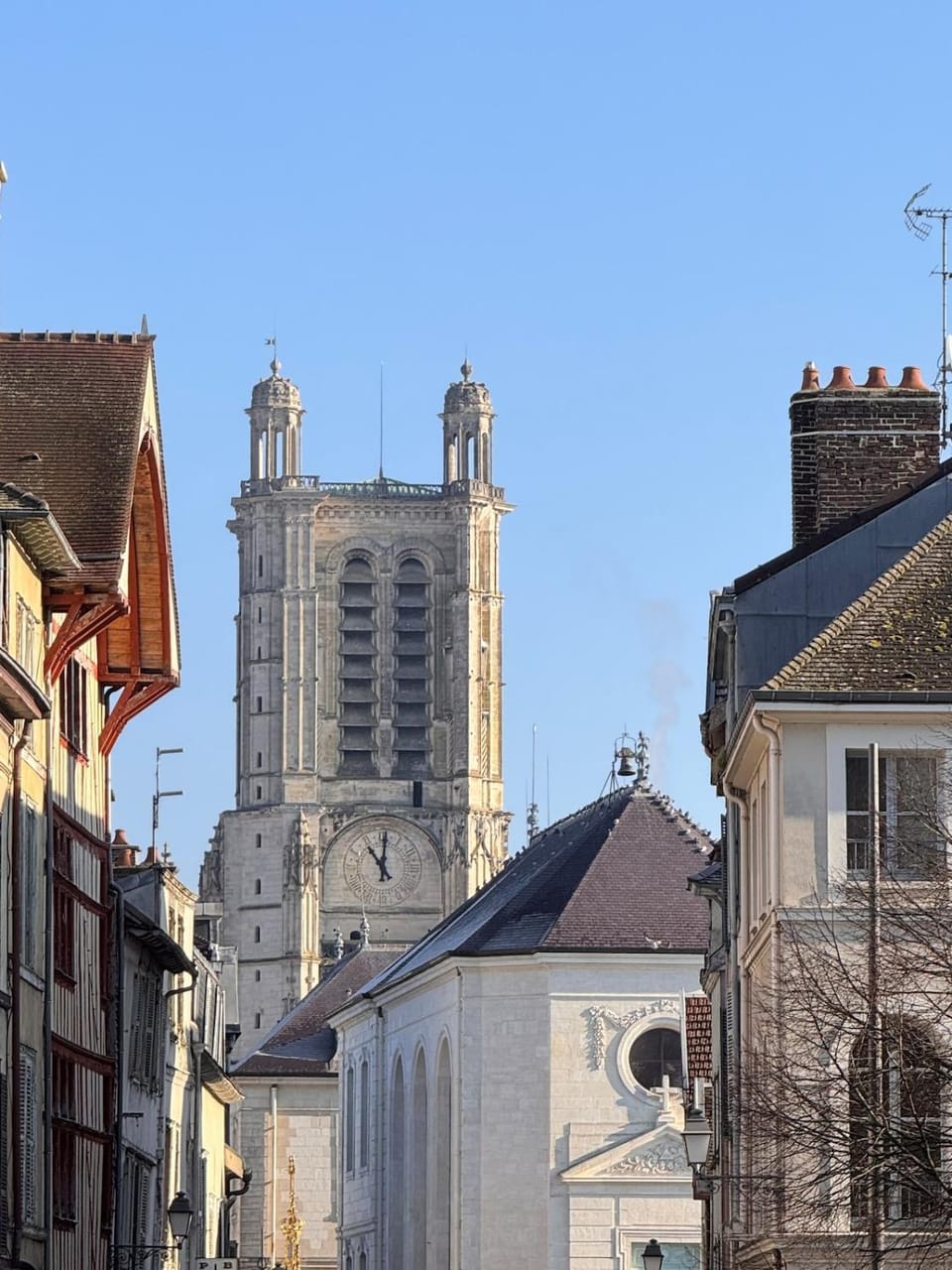 Day, Landmark view