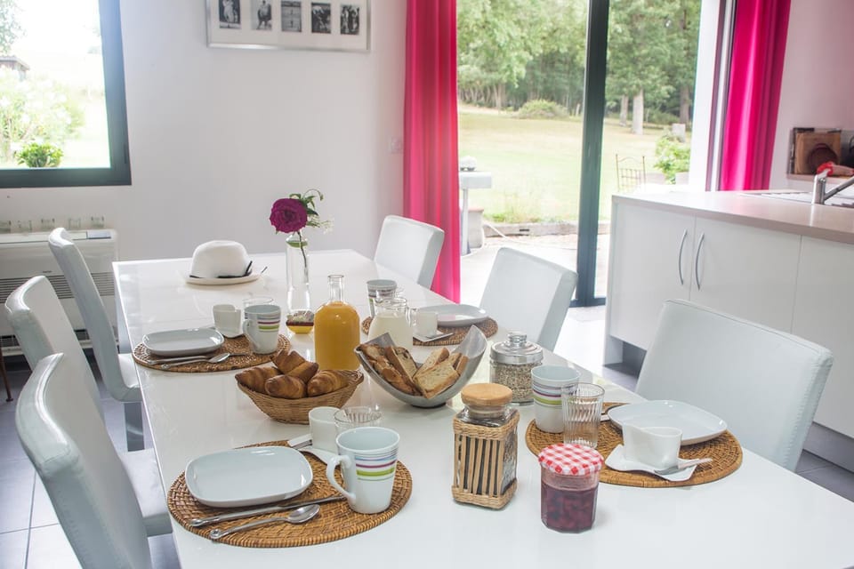 Suite pour 4 la Maison Maupas Bed and Breakfast in Occitanie