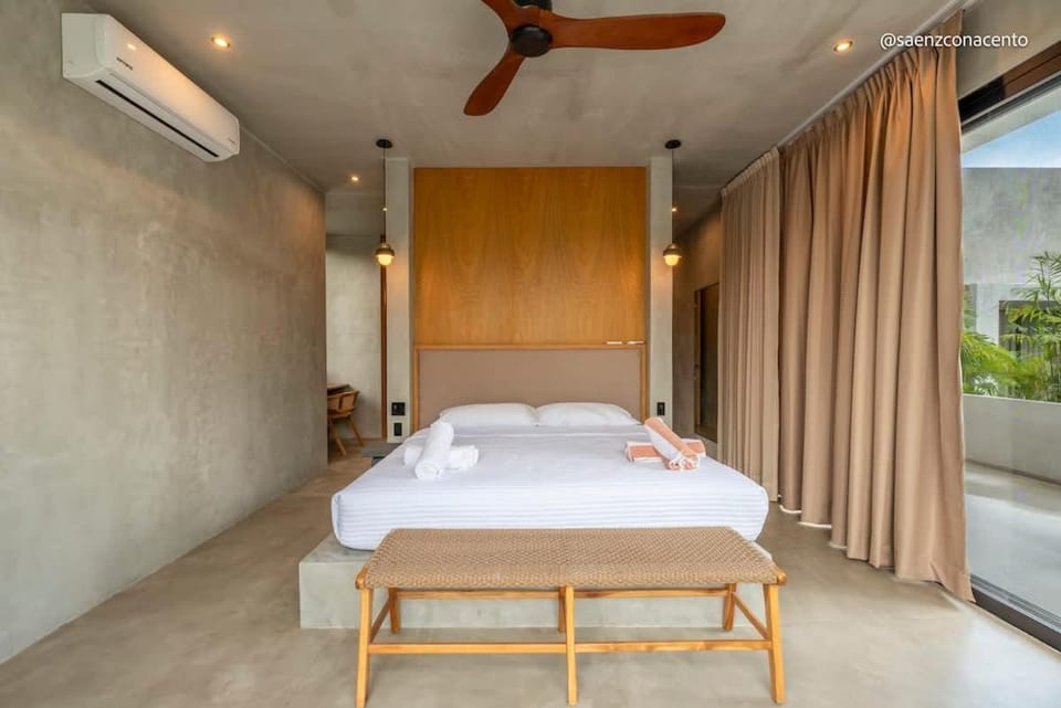 Bed, Photo of the whole room, Bedroom, towels, air conditioner