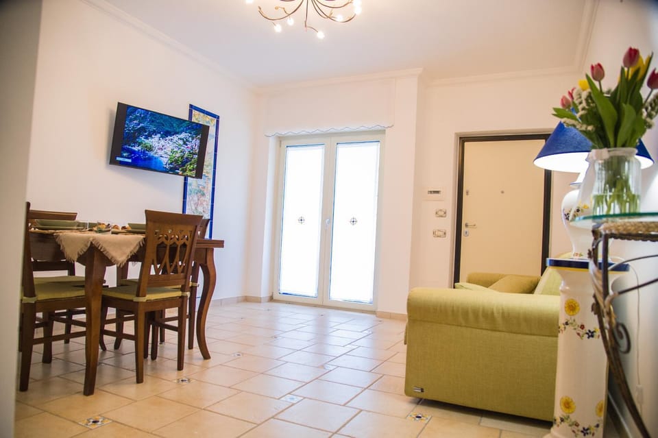 Amalfi Coast - House Along the Amalfi Coast -FREE PARKING Apartment in Campania