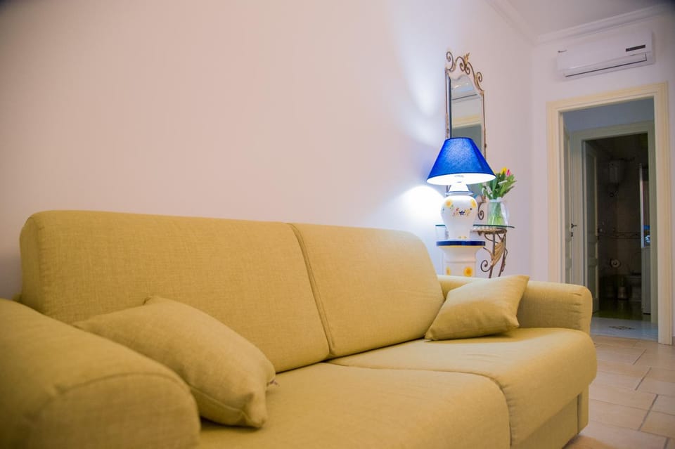 Amalfi Coast - House Along the Amalfi Coast -FREE PARKING Apartment in Campania