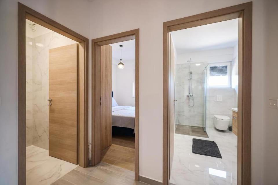 Toilet, Bathroom, Bedroom