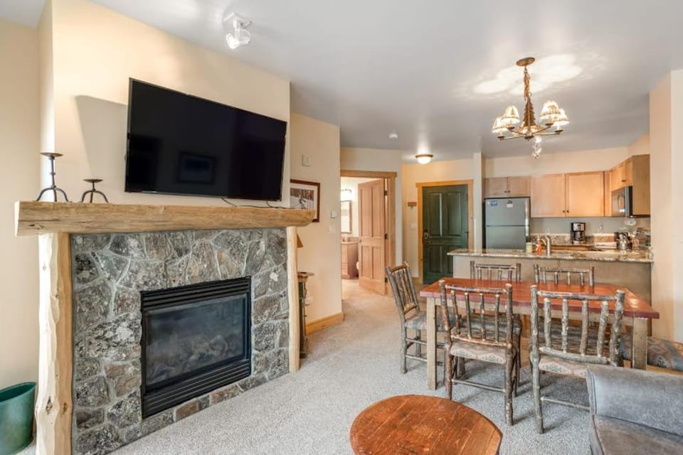 Copper Springs Lodge 215 Apartment in Copper Mountain