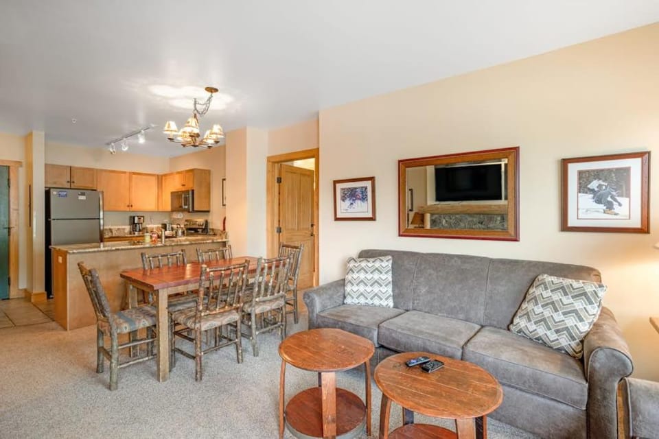 Copper Springs Lodge 215 Apartment in Copper Mountain