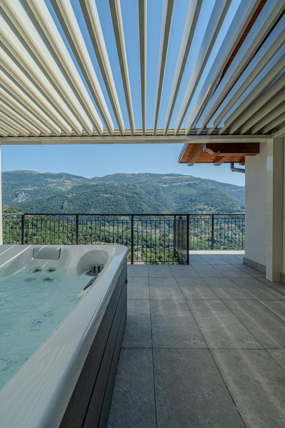 Day, Hot Tub, View (from property/room), Balcony/Terrace, Mountain view, Pool view
