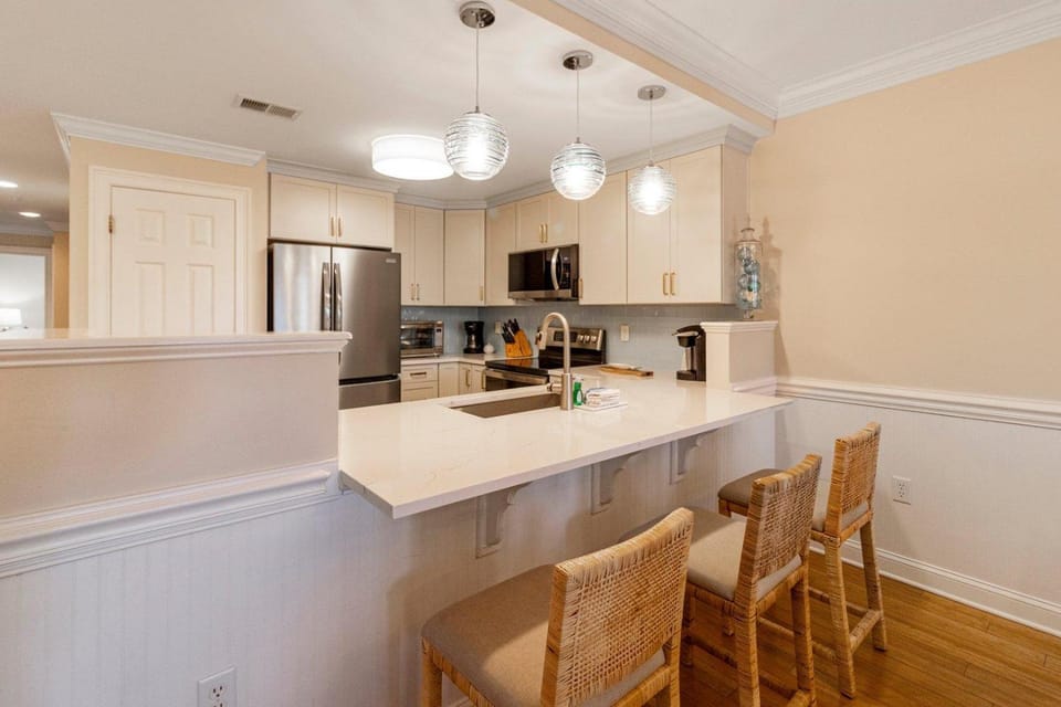 Brass Rail 105 House in Tybee Island