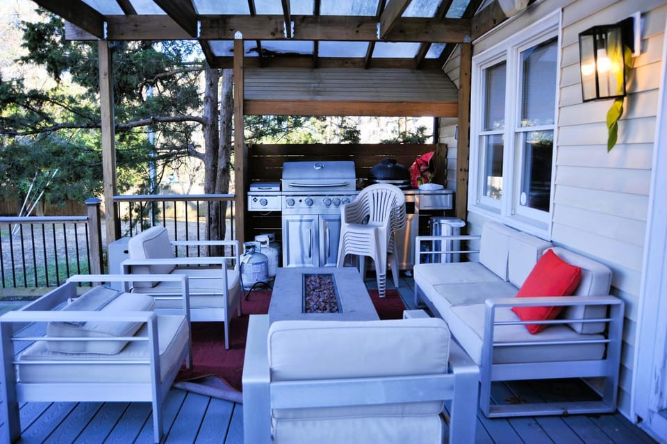 Patio, BBQ facilities