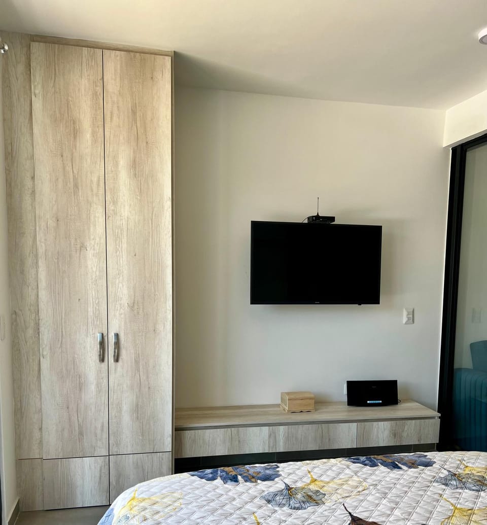 Bed, TV and multimedia, Bedroom, wardrobe