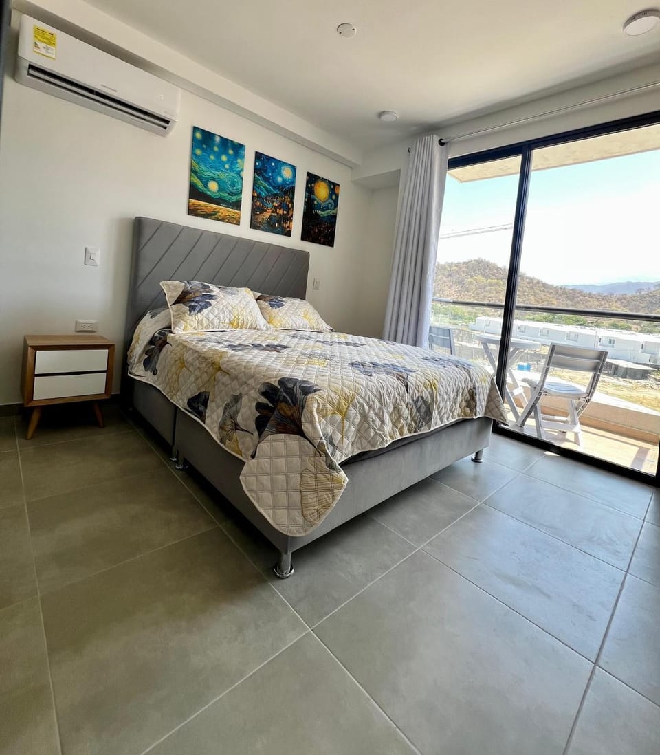 Bed, Photo of the whole room, Bedroom, air conditioner