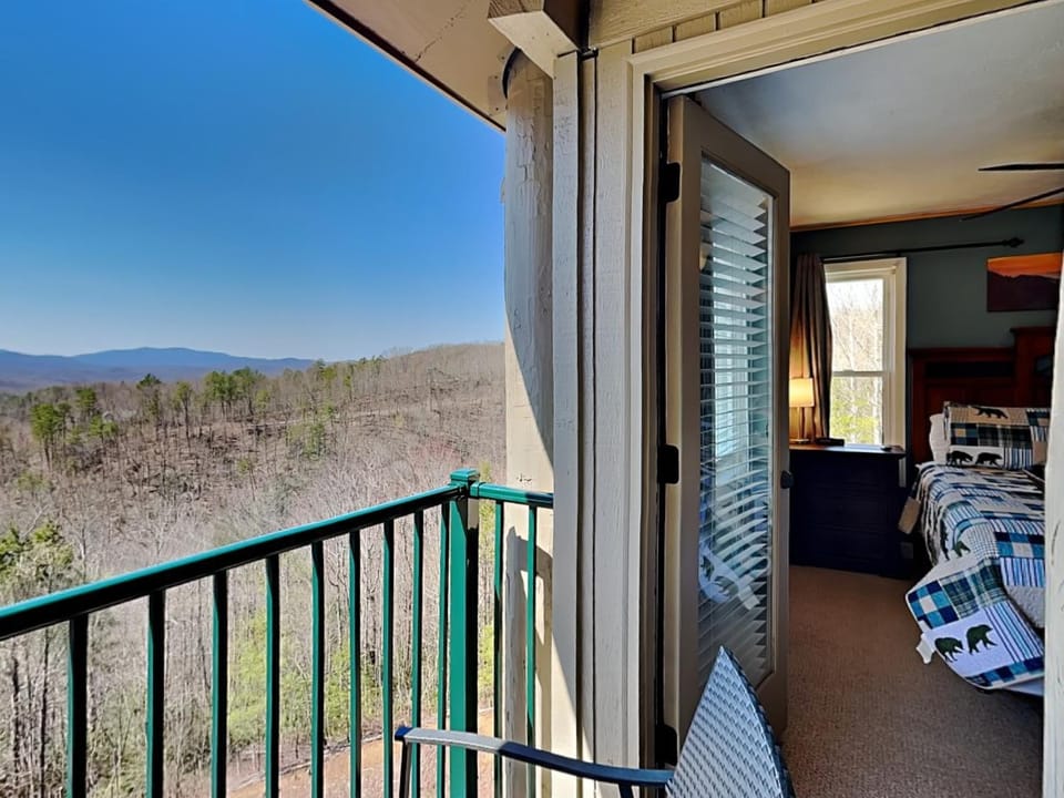 Mountain Vista - Deer Ridge Mountain Resort E303 Apartment in Pittman Center