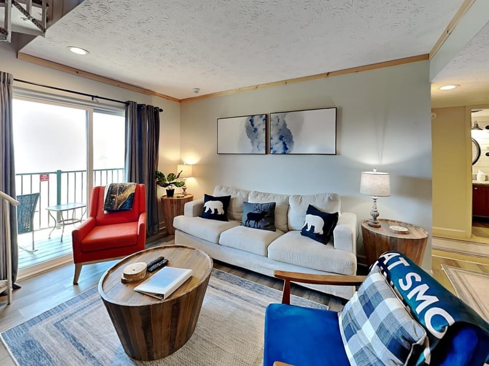 Balcony/Terrace, Living room, Seating area, furniture