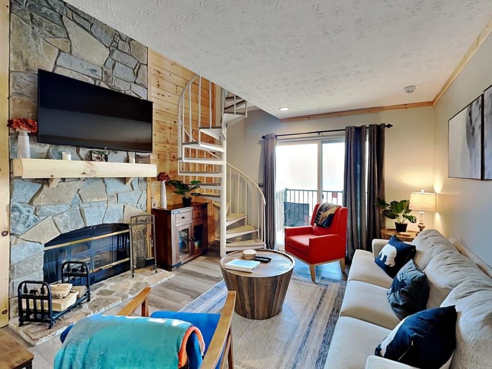Mountain Vista - Deer Ridge Mountain Resort E303 Apartment in Pittman Center