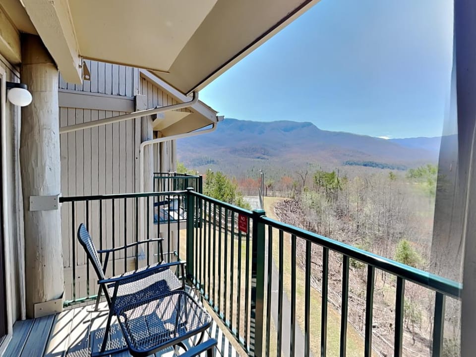 Balcony/Terrace, Mountain view