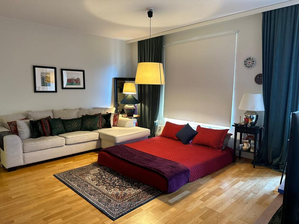 Bed, Living room, Seating area