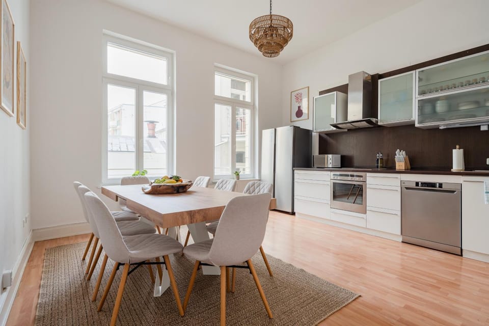 Kitchen or kitchenette, Dining area, dishwasher, oven, stove