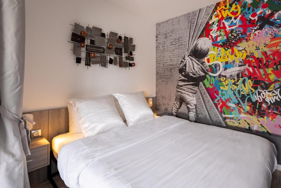 Bed, Bedroom