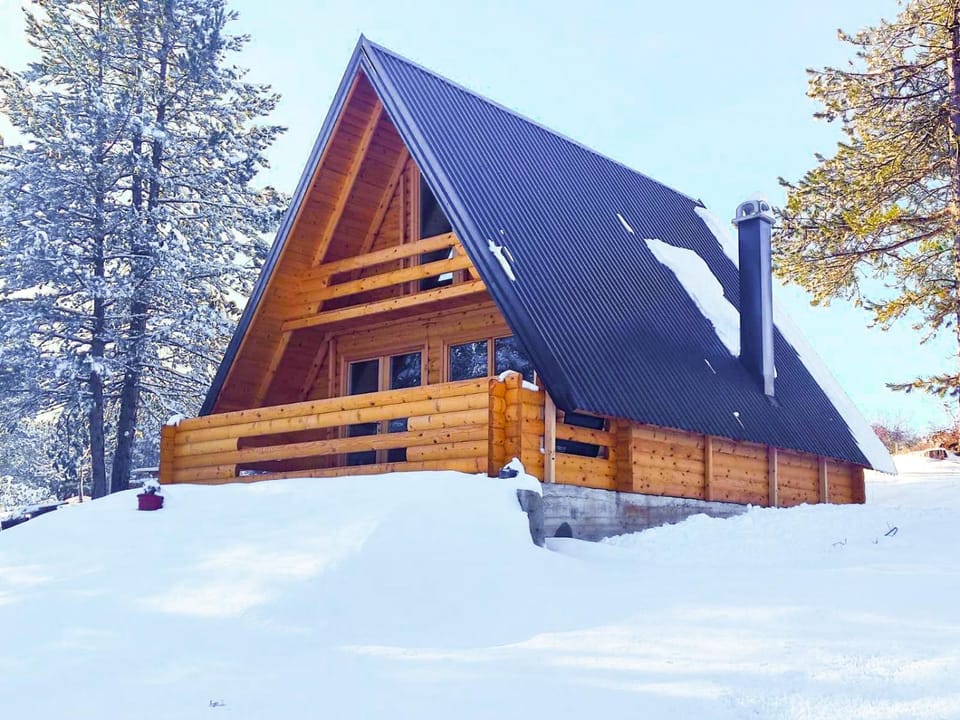 Property building, Day, Winter