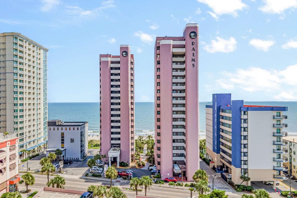Palms Resort 1406 - Oceanfront House in Myrtle Beach