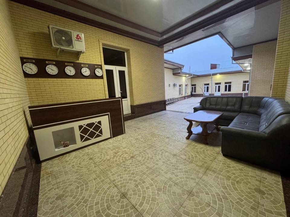 Seating area, air conditioner