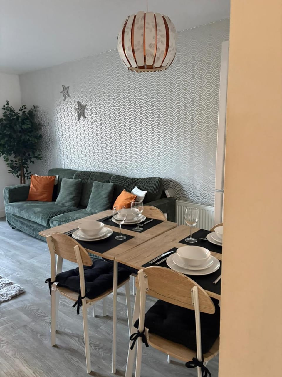 4 BR - 2 Baths - 1 WC - Solihull - NEC - HS2 - Long Stays for Contractors and Relocators - HMHStays House in Shirley