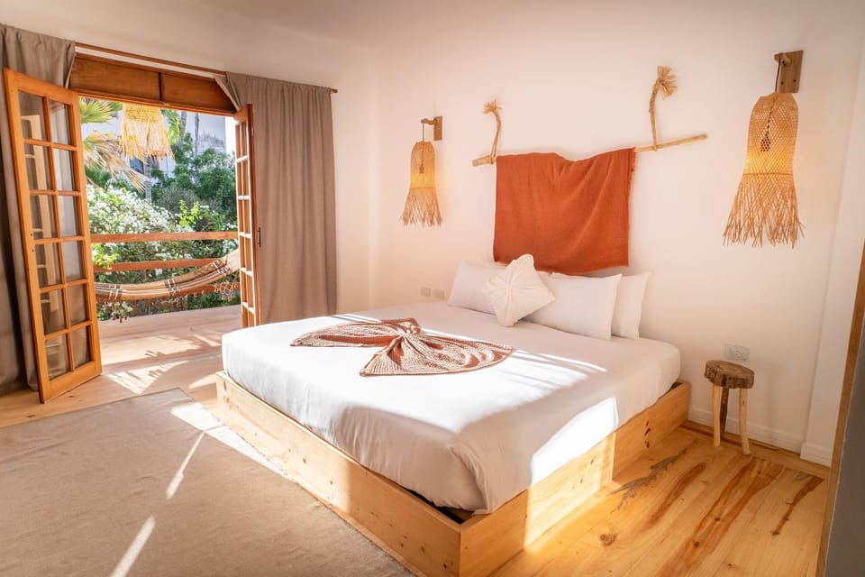 Bed, Bathroom, Balcony/Terrace, Bedroom, Garden view