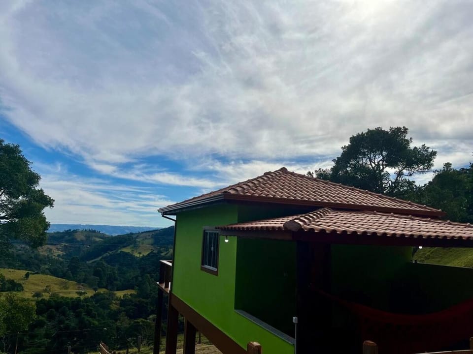 Chalé Mirante Da Colina 9, com hidromassagem privativa, café da manhã e piscina House in State of São Paulo