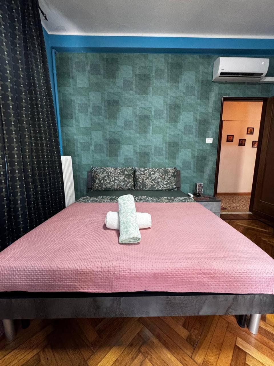 Elegant Coco stay- 10 min to Venice Bed and Breakfast in Venice