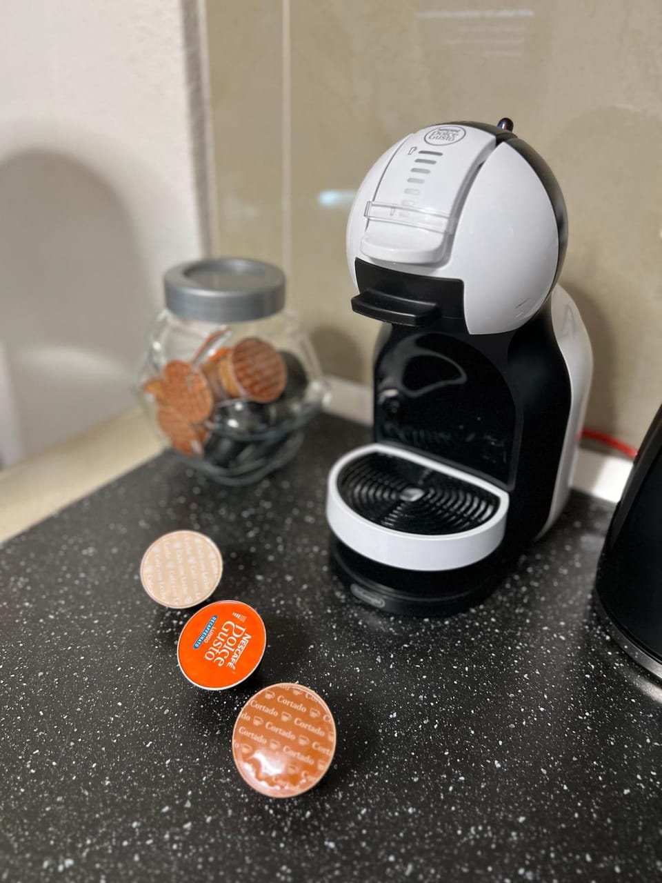 Coffee/tea facilities, minibar