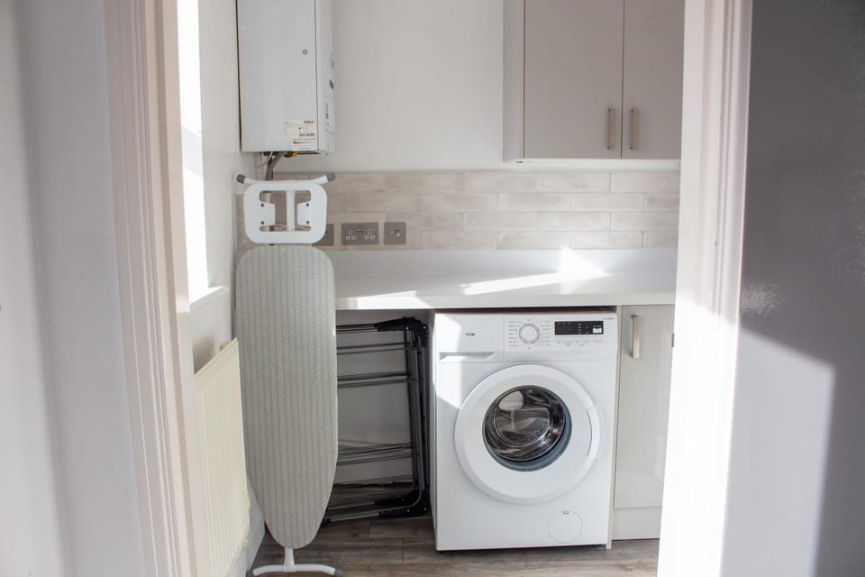 Toilet, washing machine