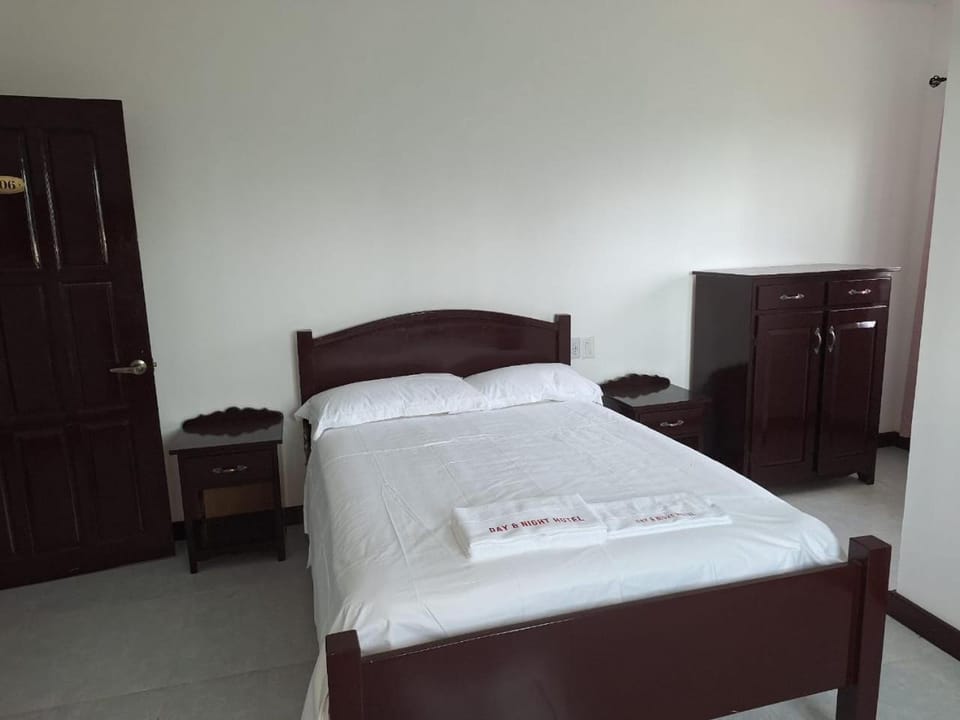 Photo of the whole room, Bedroom, towels, wardrobe