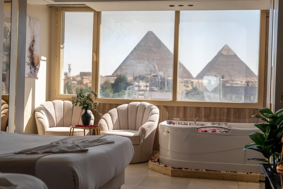 Bed, Natural landscape, Living room, Photo of the whole room, Seating area, Bedroom, Mountain view, towels