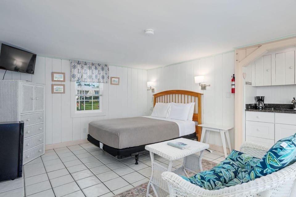 Relax Unwind at Eden On The Sound House in South Yarmouth