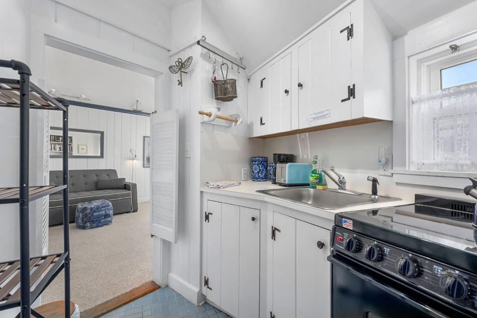 The Book Nook - Drift Into Coastal Calm House in South Yarmouth