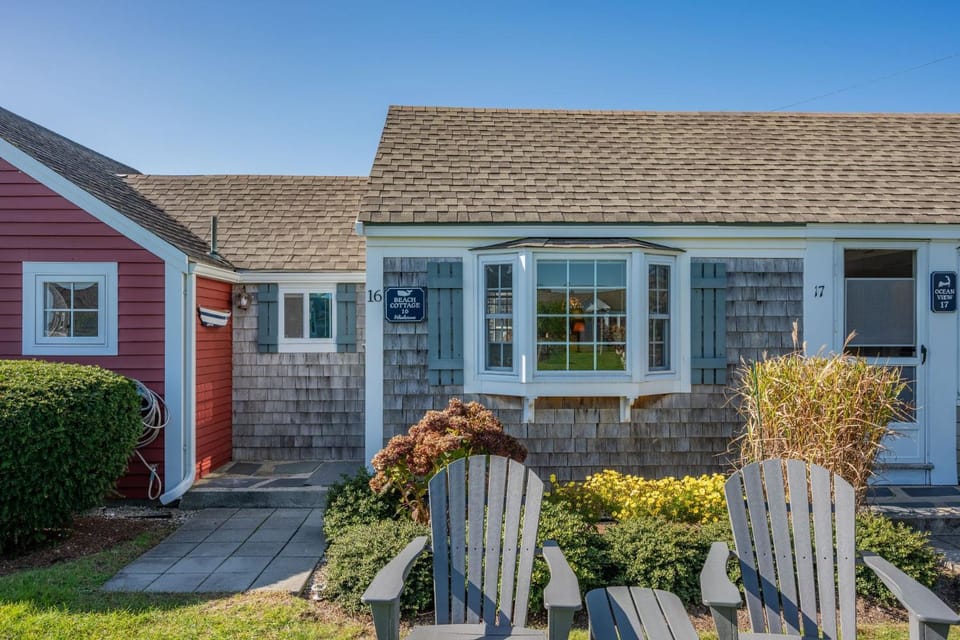 Seaside Escape at The Beach Cottage House in South Yarmouth