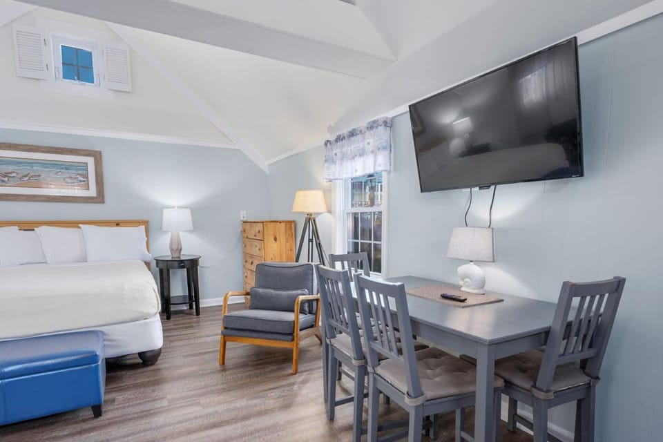 Summer Wind - Your Serene Cape Cod Getaway House in South Yarmouth