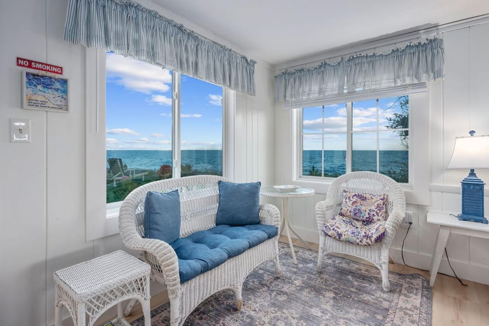 Oceans Edge: Drift, Dream, Repeat House in South Yarmouth