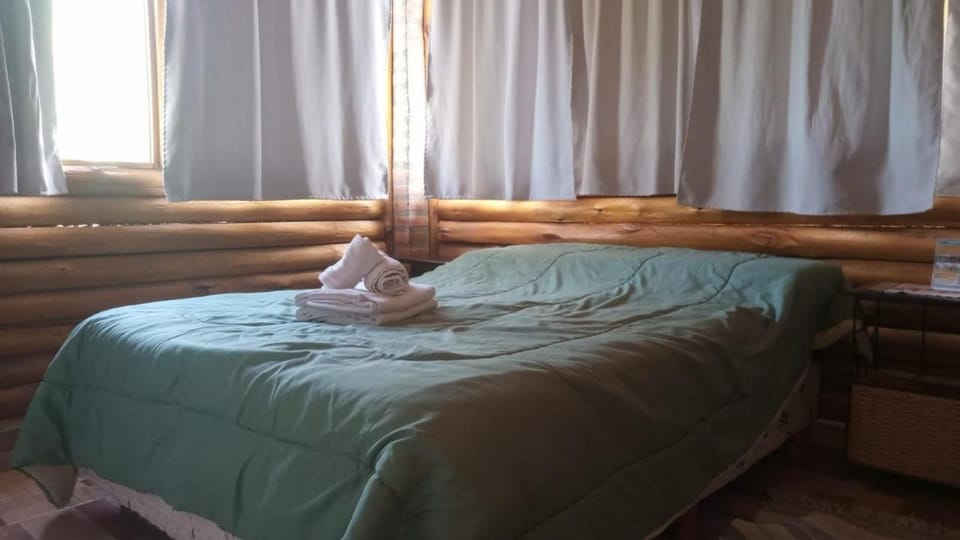 Bedroom, towels