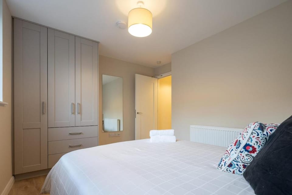2nd Floor Stylish 2-Bed Apartment Apartment in Drogheda