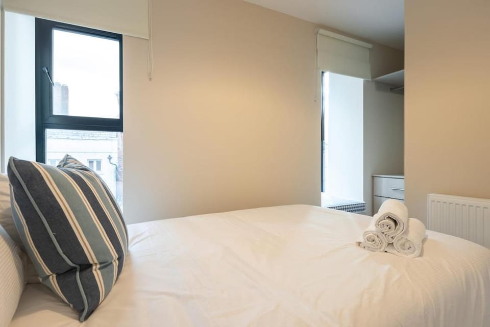 3rd Floor Stylish 2-Bed Apartment Apartment in Drogheda