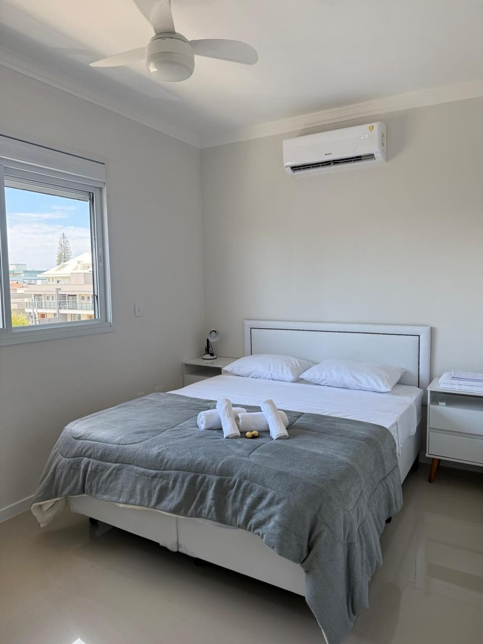 Bed, Photo of the whole room, Bedroom, towels, air conditioner