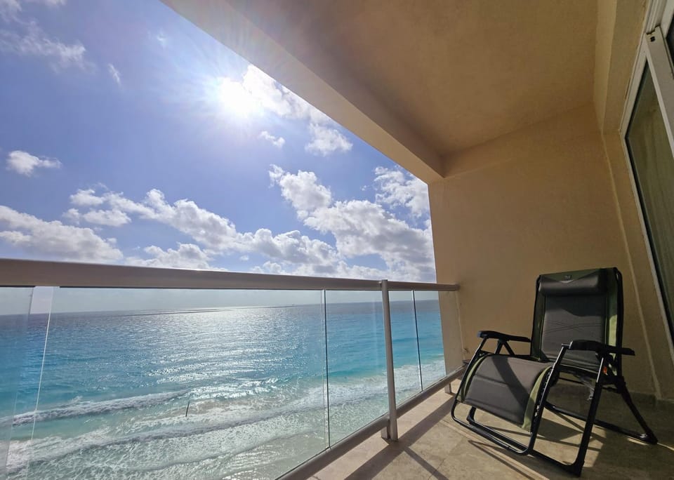 Cancun Beach & Nightlife Paradise SALVIA CONDOMINIUMS Apartment in Cancun