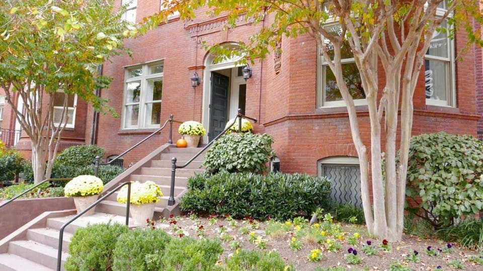 Stay in Prime Dupont Circle Location Apartment in Arlington