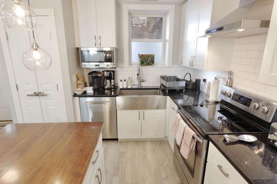 Stellar Stay by Petworth Metro Apartment in District of Columbia