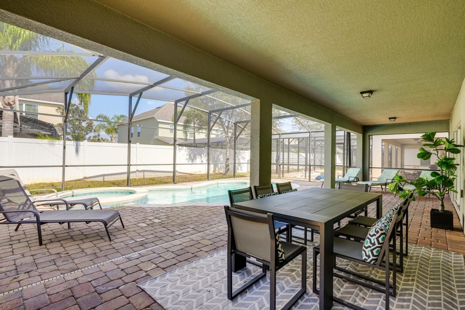 Private Pool: Spacious Family Getaway by Disney! House in Four Corners