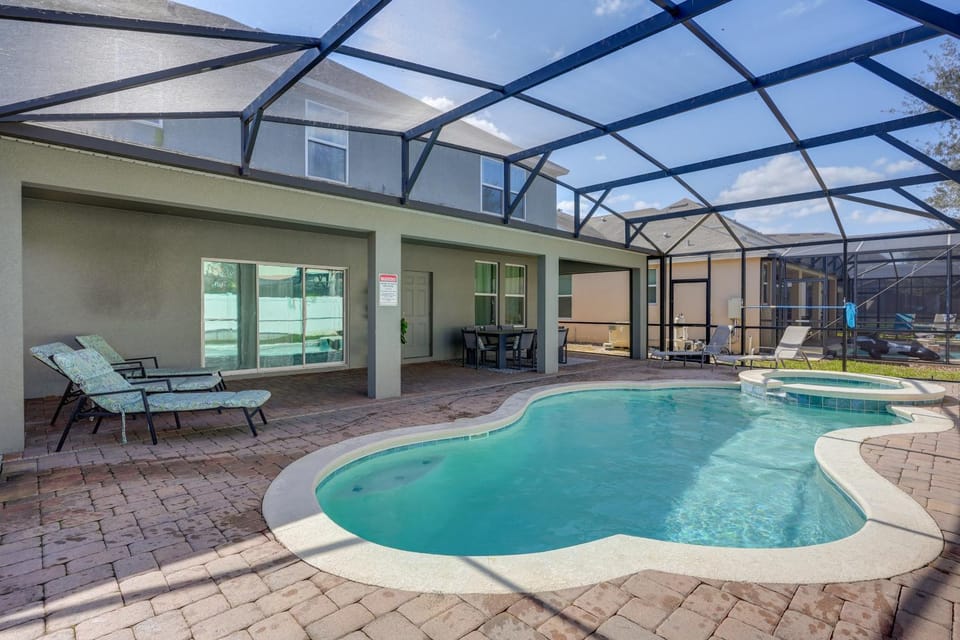 Private Pool: Spacious Family Getaway by Disney! House in Four Corners