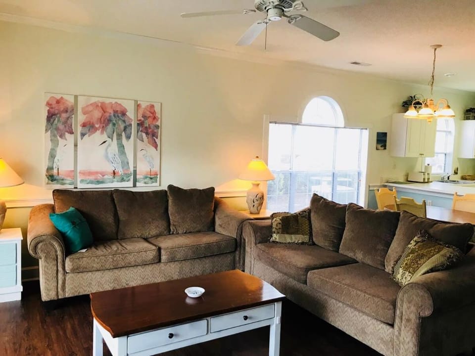 Quiet comfortable and cozy vacational condo House in Carolina Forest