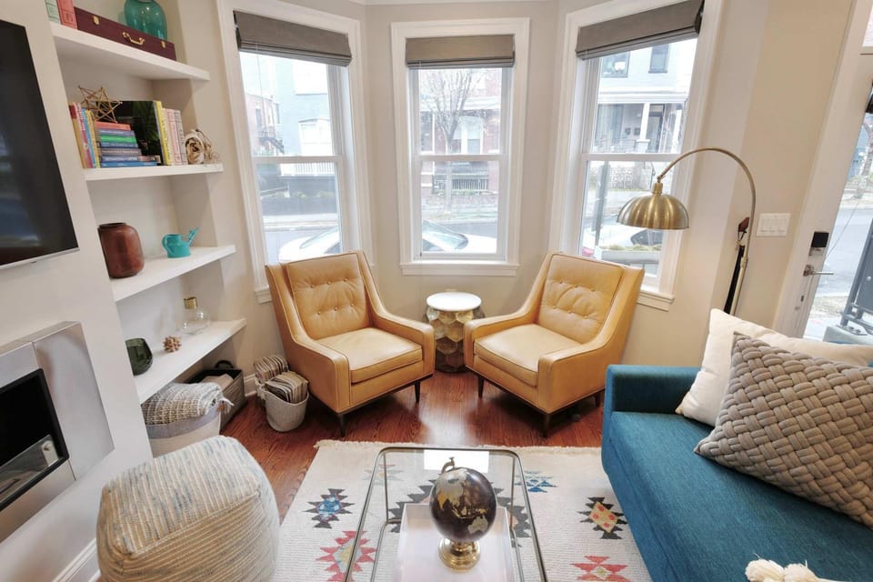 Stroll to The Hip Strip From Shaw Basement Suite Apartment in District of Columbia