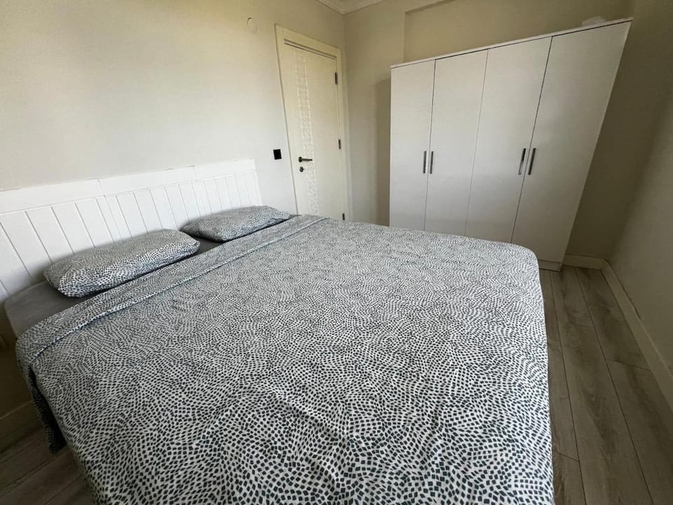 Bed, Photo of the whole room, Bedroom, wardrobe