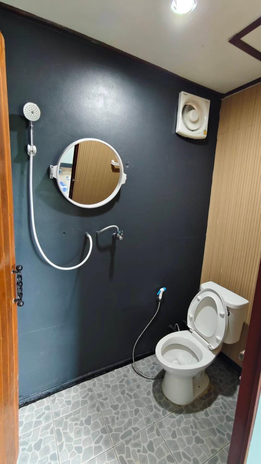 Shower, Toilet, Bathroom, bidet
