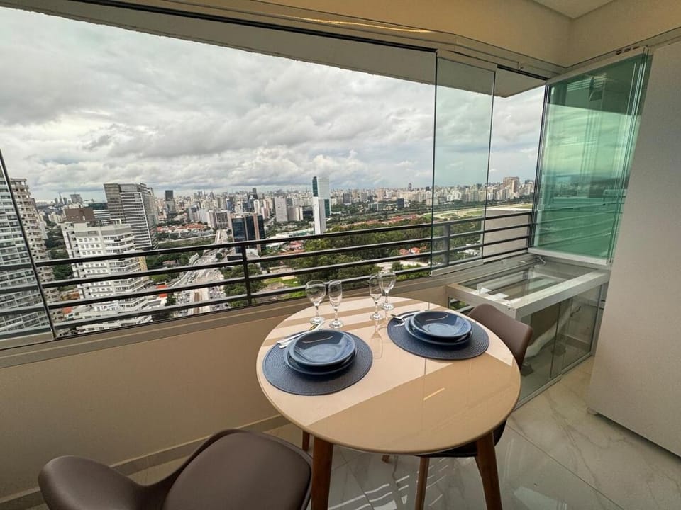Balcony/Terrace, City view